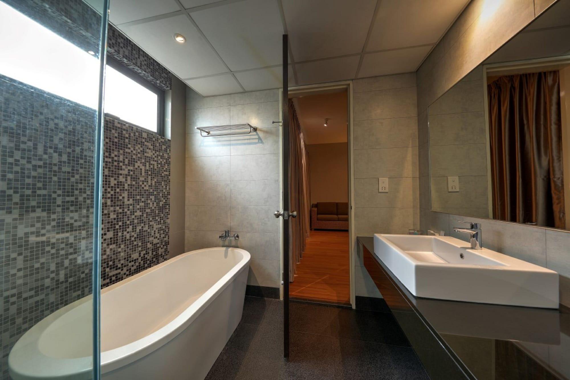 Acappella Suite Hotel, Shah Alam Zewnętrze zdjęcie